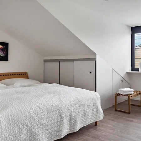 アパート Rosenrot Am *